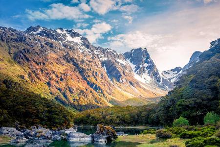 Ein Streifzug durch die Natur kann Körper und Geist guttun - deshalb sind Nationalparks auch beliebte Sehenswürdigkeiten. Un...