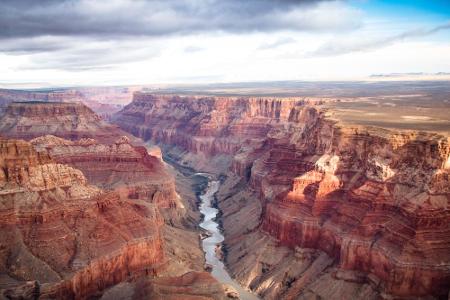 Der Grand Canyon entstand über Jahrmillionen durch den Colorado River, der sich durch das Gestein fräste. Das Ergebnis: Eine...