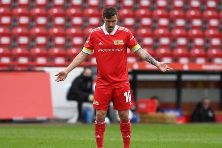Spielte von seiner Position hinter den Spitzen einige starke Zuspiele in die Spitze. Setzte solche Akzente aber zu selten. K...