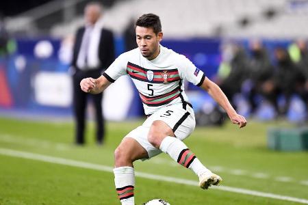 Mit der portugiesischen Nationalmannschaft feierte der Linksverteidiger drei Siege in drei Spielen. Dabei stand Guerreiro st...