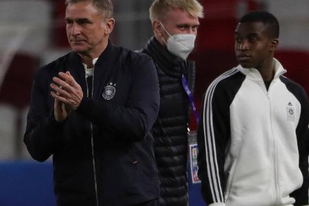 Youssoufa Moukoko stand erstmals für die deutsche U21 auf dem Rasen. Und das Debüt des Top-Talentes wurde gleich zur Gala. I...