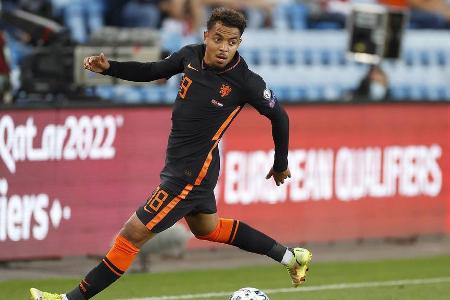 Malen muss um seinen Platz unter Bondscoach Louis van Gaal kämpfen! Während der Angreifer gegen Montenegro (4:0) auf der Ban...