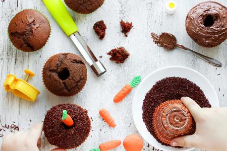 Der Kaffeetafel fehlt Pep? Leckere sowie ansehnliche Karottenmuffins sind die Lösung. Hier lohnt sich die Liebe zum Detail.