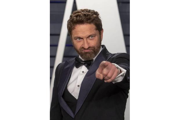 Gerard Butler hat es nicht nur in den Armen, er hat es auch im Kopf: Der Schotte bestand seine Abschlussprüfung als Jurist a...