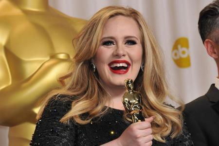 Mithilfe von James Bond zum Goldjungen: Die britische Sängerin Adele steuerte 