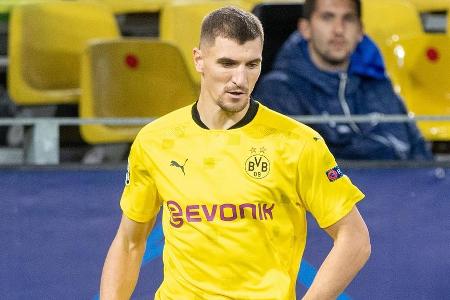 Der Belgier legte beim BVB einen echten Horrorstart hin und patzte schon in seinen ersten Einsätzen mehrfach. Anschließend z...