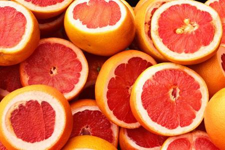 Auch auf Grapefruits bleiben häufig Rückstände von Chemikalien haften.