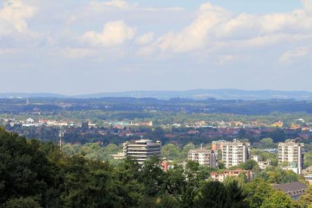 Bielefeld schafft es mit 14,96 Quadratmeter je Einwohner auf den neunten Platz. Die Stadt ist von zahlreichen Parks umgeben ...