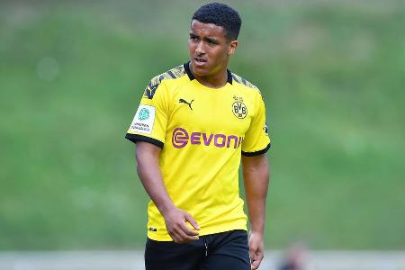 Wechselte ebenfalls aus dem Schalker Nachwuchs nach Dortmund. Trotz seines jungen Alters schon Teil der U19 - und momentan C...