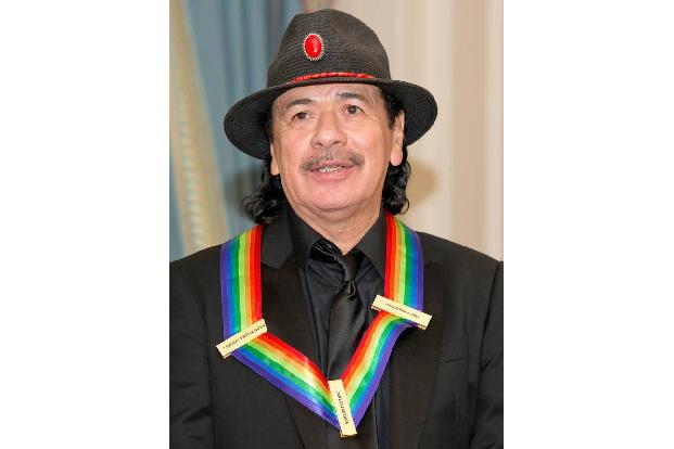Carlos Santana trat 1988 in die Fußstapfen von Johnny Cash und sang mit seiner Band Santana vor Häftlingen in San Quentin. D...