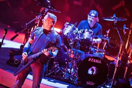 …James Hetfield jedoch diplomatischer als Bonnie Tyler. Er sagte auf der Bühne: 
