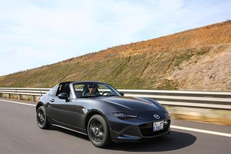 Der Mazda MX-5 erfreut sich ebenfalls ungebrochen großer Beliebtheit. Zwischen 1989 und 2016 war der japanische Sportwagen m...