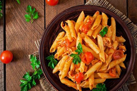 Wie gelingt die perfekte Pasta? Wie viel Öl und Salz braucht man wirklich beim Nudeln kochen? Die Antworten gibt es hier. Wie gelingt die perfekte Pasta? Wie viel Öl und Salz braucht man wirklich beim Nudeln kochen? Die Antworten gibt es hier.