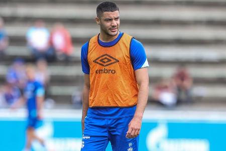 Nach gefloppter Leihe zum FC Liverpool zurück beim FC Schalke. Der vermeintlich wertvollste Spieler des aktuellen Lizenzspie...