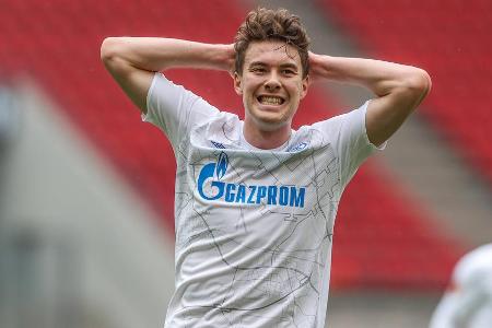 Der US-Nationalspieler hat sich mit seinen starken Leistungen beim Gold Cup in den Fokus zahlreicher Klubs gespielt. Gut mög...