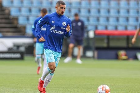 Der Youngster spielt unter Trainer Grammozis nur eine Nebenrolle, in den ersten beiden Liga-Spielen saß er 90 Minuten auf de...