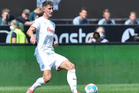 Konnte das Spiel seiner Mannschaft zumindest phasenweise mit guten Offensivaktionen beleben. Gab dafür defensiv gegen Bülter...