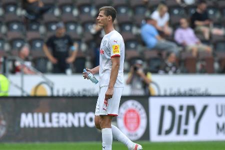 Agierte bei den Kielern als Abräumer und Ballverteiler im defensiven Mittelfeld. Holte sich jedoch früh eine Gelbe Karte ab ...