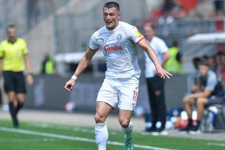Startete auf der linken Seite vielfach durch. Zwang die Schalker so zu Fehlern und suchte in fast jeder Szene den Abschluss....