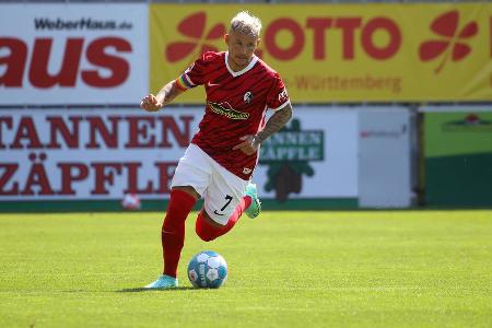 Blieb im Vergleich zu Günter deutlich unauffälliger. Konzentrierte sich auf die Defensive, machte seine Sache hierbei ordent...