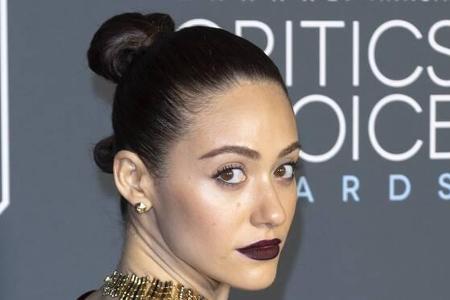 Emmy Rossum machte ebenfalls ein Geheimnis aus ihrer Schwangerschaft und überraschte Ende Mai mit der Geburt ihrer kleinen T...