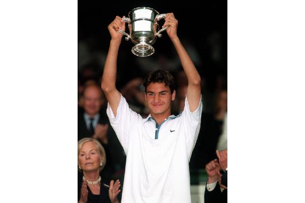 Mit 16 Jahren debütiert Roger Federer 1998 auf der ATP-Tour, seine ersten Erfolge feiert der Schweizer in Toulouse, wo er da...