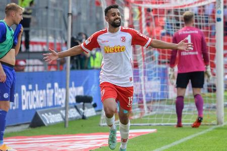 Mischt mit Tabellenführer Jahn Regensburg derzeit die 2. Bundesliga auf. Erwischte mit sechs Scorerpunkten in den ersten fün...