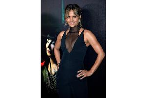 Halle Berry im hautengen Leoparden-Look lässt Fans ausrasten 