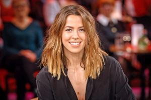 Vanessa Mai zeigt sich hüllenlos im Bett 
