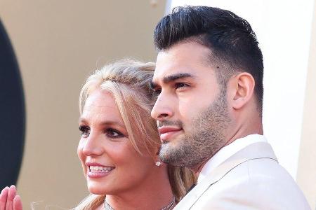 Britney Spears und Sam Asghari, hier auf dem roten Teppich im Jahr 2019, verbringen aktuell mehr Zeit mit den Kindern der Sä... Britney Spears und Sam Asghari, hier auf dem roten Teppich im Jahr 2019, verbringen aktuell mehr Zeit mit den Kindern der Sä...
