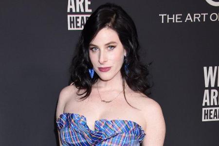 Sasha Spielberg wird heiraten. Sie hat sich mit ihrem Freund Harry verlobt. Sasha Spielberg wird heiraten. Sie hat sich mit ihrem Freund Harry verlobt.