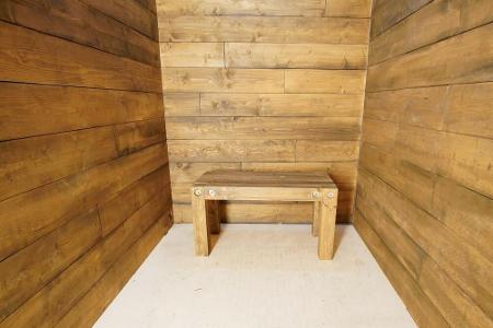 Neben dem Bewältigen von Prüfungen müssen die Teilnehmer mit der klaustrophobischen Situation im Tiny House klarkommen: Auf ...