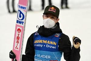 Kobayashi holt zweiten Tourneesieg - Geiger Dritter in Bischofshofen