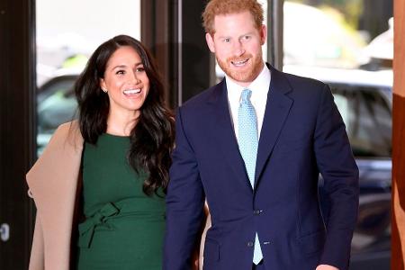 Den ersten öffentlichen Auftritt nach der Heimkehr nach London absolvierten sie - Hand in Hand - bei den WellChild Awards Mi...