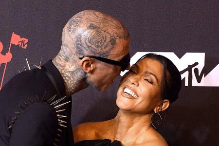 Seit Anfang des Jahres sind Reality-Star Kourtney Kardashian (42) und Schlagzeuger Travis Barker (46) ein Paar, im Oktober h...