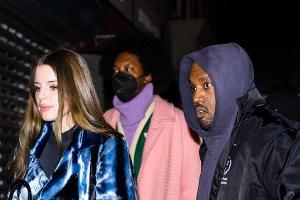 "Sofortige Verbindung": Julia Fox bestätigt Beziehung zu Kanye West