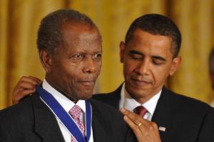 Barack Obama würdigt "bahnbrechenden" Sidney Poitier