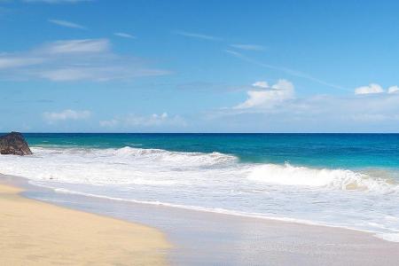 Eine gefährliche Strömung gibt es auch auf Hawaii. Im nördlichen Teil der Insel befindet sich der Hanakapiai Beach. Schilder...
