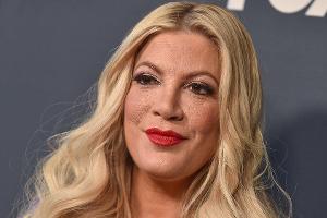 Tori Spelling: Gesamte Familie an Corona erkrankt