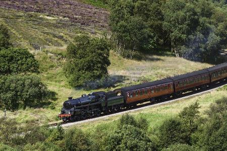 Der Hogwarts-Express bringt Harry, Ron und Hermine jedes Jahr zur Schule. In den Filmen fuhr der Zug tatsächlich die Strecke...