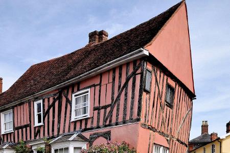 In den letzten beiden Teilen ist das einstige Zuhause der Potters zu sehen. Das Haus steht in Lavenham, in der britischen Gr...