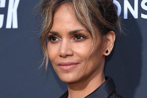 Halle Berry verletzt! Dreharbeiten zum MMA-Film "Bruised" pausieren