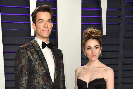 US-Comedian John Mulaney und seine Ehefrau Annamarie Tendler bestätigten im Mai, dass sie sich nach sechs Jahren scheiden la...