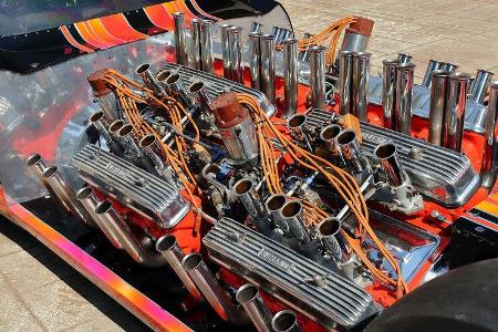 TV Tommy Ivo Showboat slingshot dragster Auktion vier V8