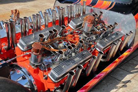 TV Tommy Ivo Showboat slingshot dragster Auktion vier V8