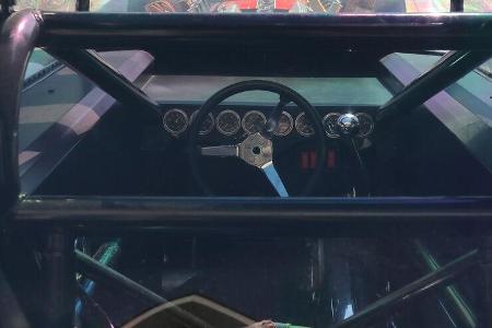 TV Tommy Ivo Showboat slingshot dragster Auktion vier V8