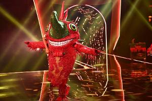 "The Masked Singer": Aus für die Chili in der ersten Show
