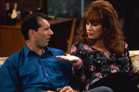 Leggins in allen Formen und Farben und eine rote, hochtoupierte Mähne: Das war Peggy Bundy. Eine Rolle, die Katey Sagal (63)...