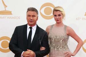 Ireland Baldwin teilt mitfühlende Worte für ihren Vater