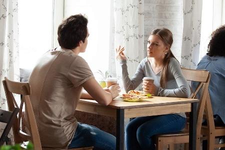 Immer mehr Menschen wollen bereits beim ersten Date Klarheit schaffen.